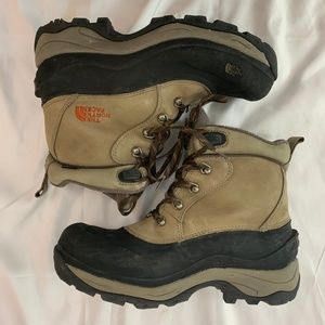 The North Face Shoes - North Face Primaloft Winter Grip Snow Boots 9.5 The North Face Shoes - North Face Primaloft Winter Grip Snow Boots 9.5